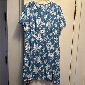 Blue Floral Short-Sleeve Women's Dress never worn.